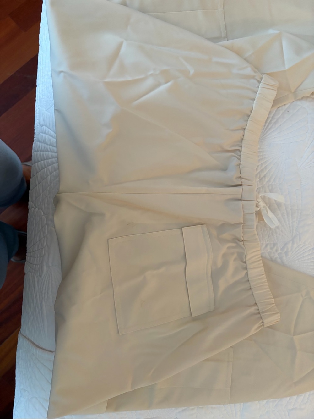Tahari Cream Elastic-Waist Wide-Leg Joggers